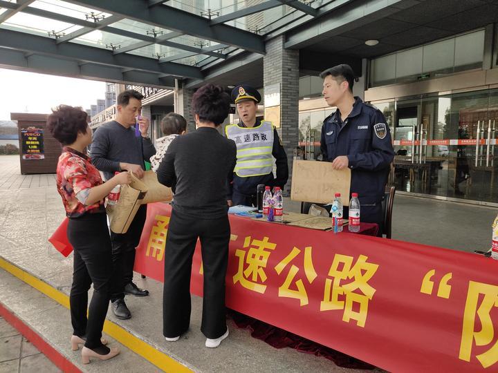 甬金高速车祸最新报道，事故现场情况及救援进展